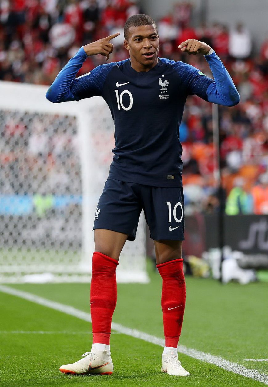 库普：我和球队说过我不是能背身拿球的前锋，踢后卫感觉很好（库普：我并非背身型前锋，踢后卫更适合我）