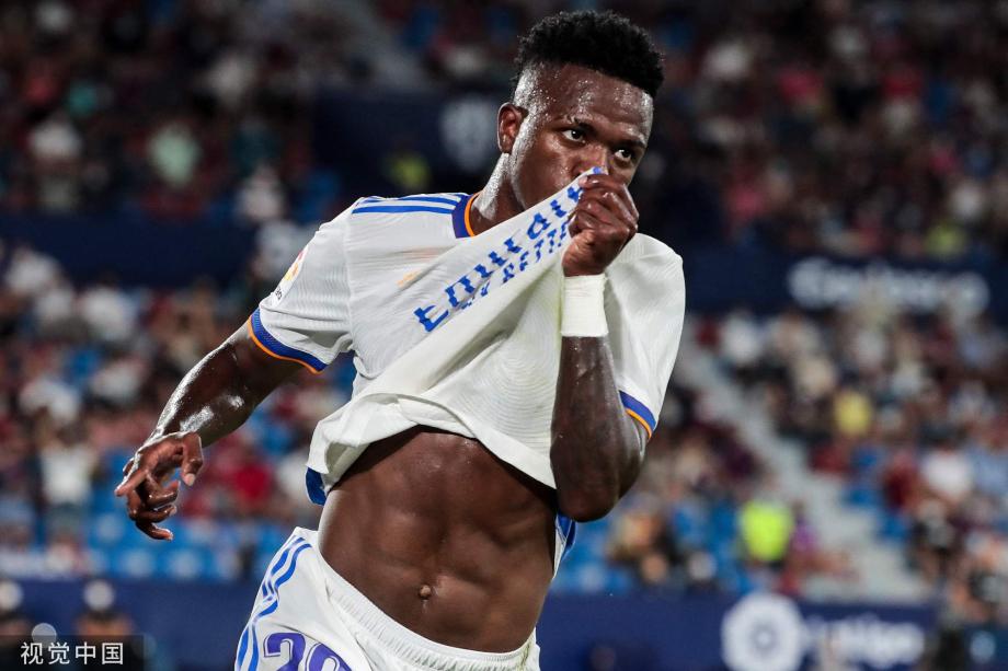 足球世界杯举办地更新交通方案，为球迷让路（世界杯举办城市优化交通安排，为球迷让路）