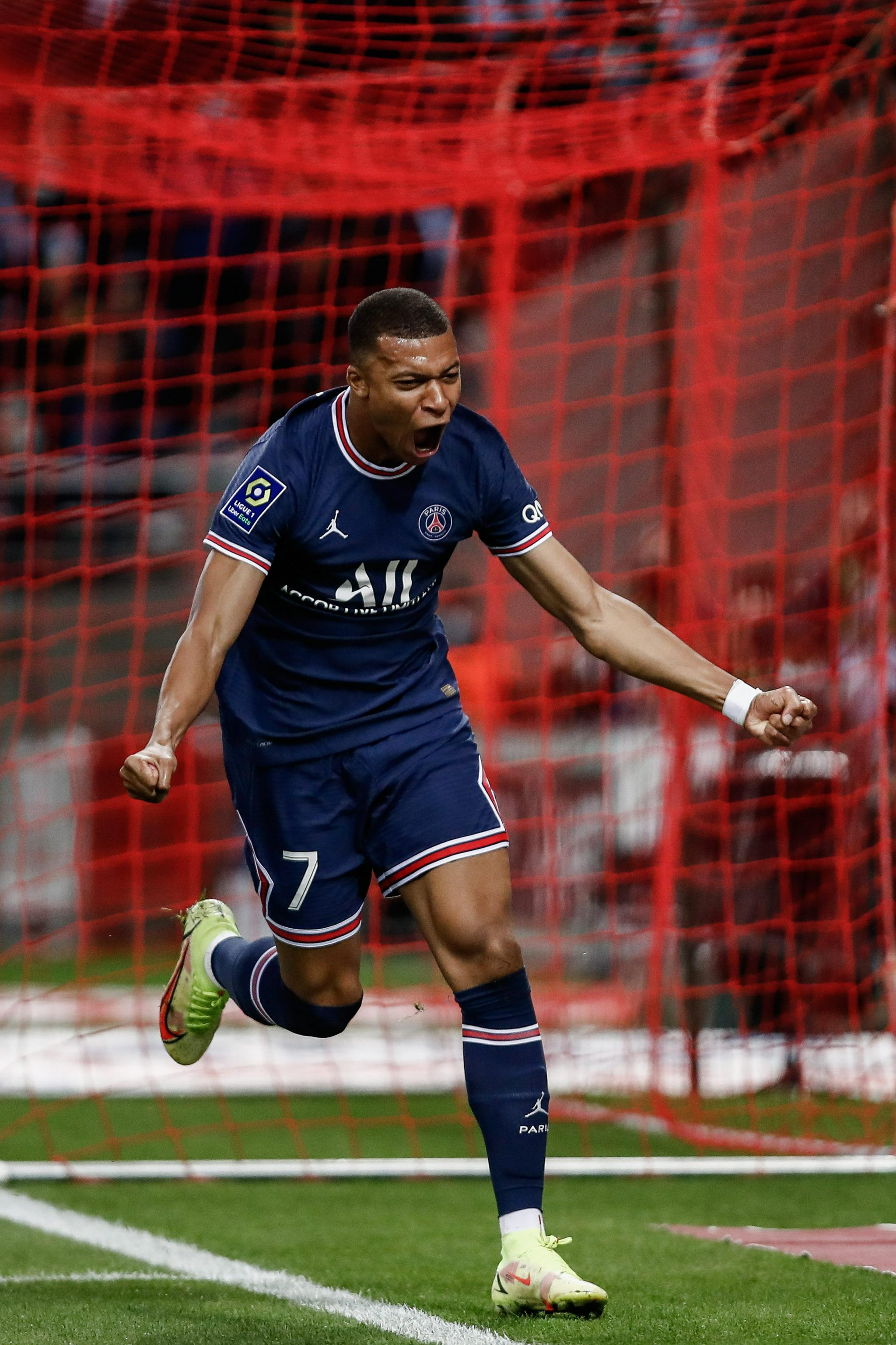 福登：这是最疯狂的比赛之一，之前错过机会后我渴望证明自己（福登：罕见疯狂一战，此前错失良机后更渴望自证）