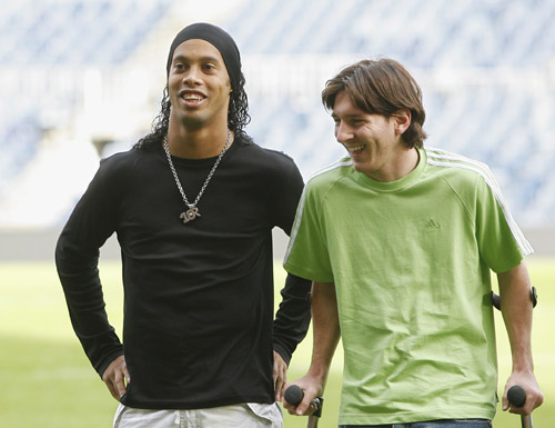 遭对手凶狠铲球，队报：舍瓦利耶只是轻伤，预计不会缺席比赛（被对手凶狠铲翻，队报：舍瓦利耶伤情轻微，预计不影响出场）