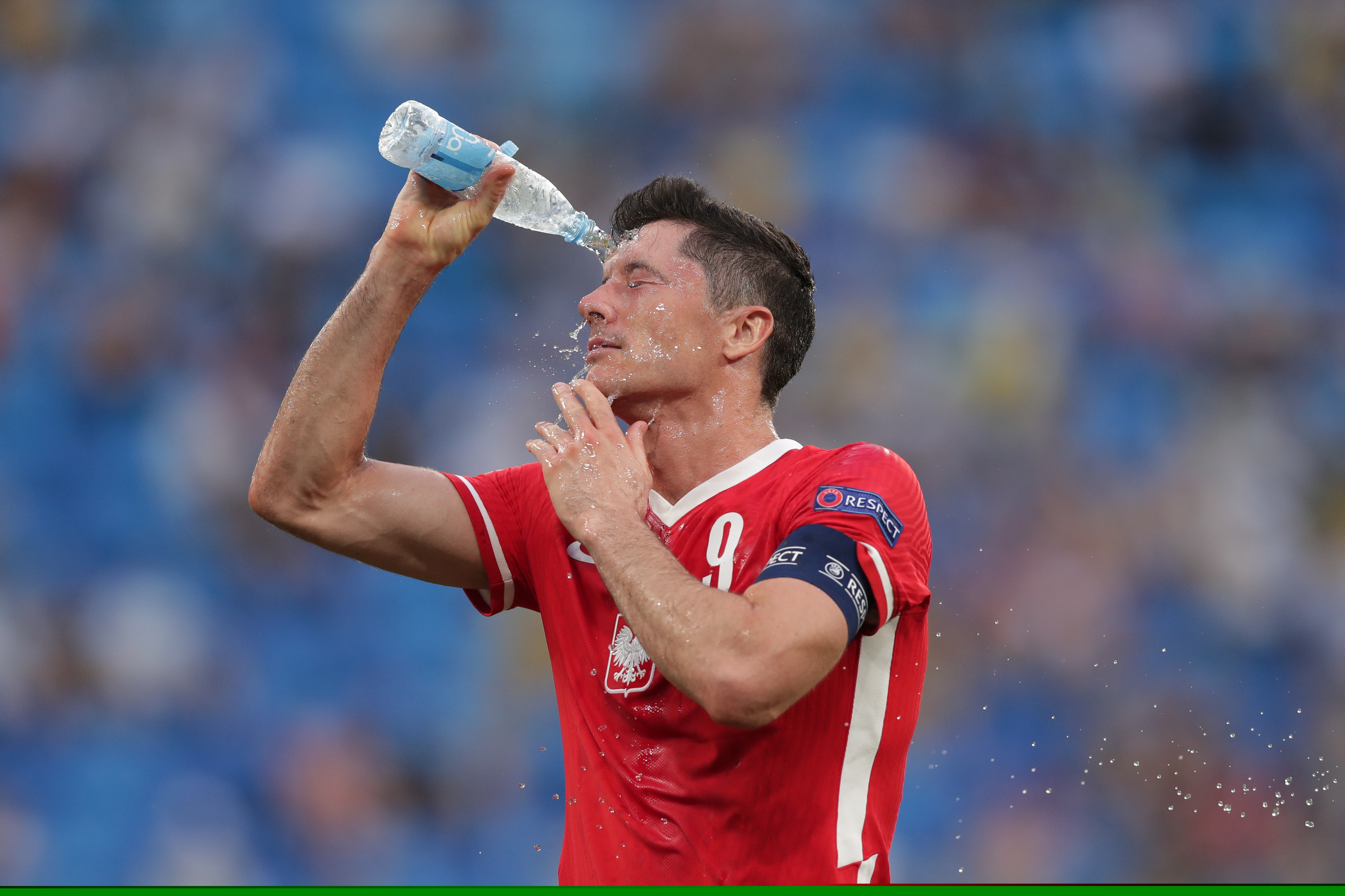 DO：对阵塞尔维亚摩根-罗杰斯将继续首发担任10号位，贝林替补（战塞尔维亚：摩根-罗杰斯继续10号位首发，贝林厄姆替补）