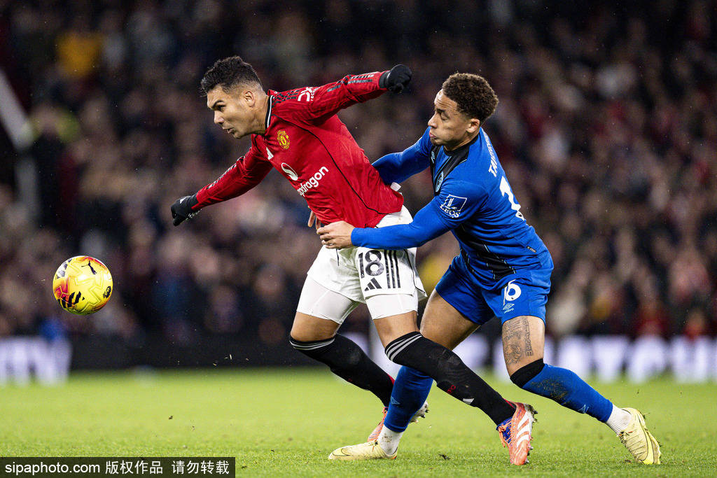 传闻：曼联和拜仁长期关注兰斯19岁中场马夏尔-蒂亚（据悉曼联与拜仁持续考察兰斯19岁中场马夏尔-蒂亚）