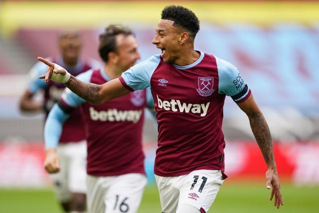 网传视频浙江U20全运会输球后被球迷训话，王钰栋摇头离开（网传浙江U20全运会失利后遭球迷训斥，王钰栋摇头离场）