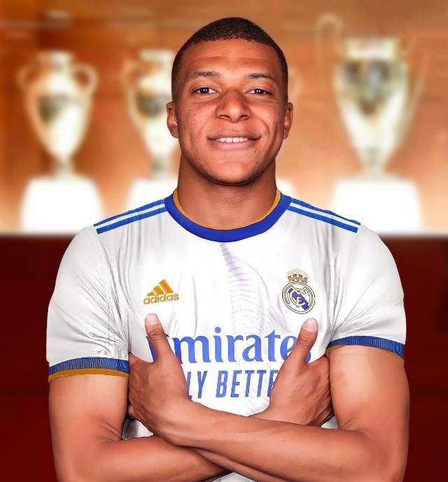 成都蓉城教练组现场观战中韩战，徐正源、金亨镒在场（成都蓉城教练组现身中韩之战现场，徐正源、金亨镒到场观战）