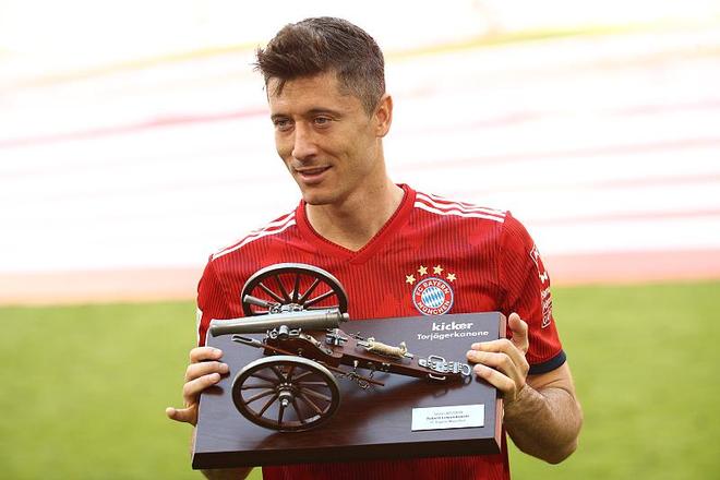 周六西甲裁判安排：弗朗西斯科将执法巴萨客战贝蒂斯（西甲周六裁判出炉：弗朗西斯科将吹罚巴萨客场对阵贝蒂斯）