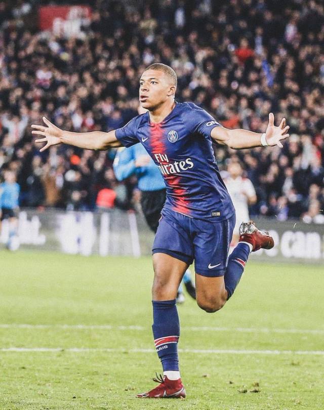 瓦伦西亚vs皇家贝蒂斯:加亚、丹朱马首发,安东尼、贝莱林出战(瓦伦西亚迎战皇家贝蒂斯:加亚、丹朱马先发,安东尼与贝莱林出场)