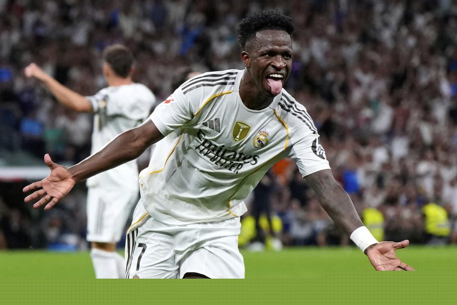 乔治娜点赞安东内拉庆祝梅西夺冠帖子，引发球迷热议（乔治娜为安东内拉庆祝梅西夺冠的动态点赞，掀起球迷热议）