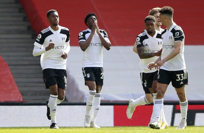 卡佩罗：阿莱格里让一支散乱的米兰具备争冠实力，但还少中锋（卡佩罗：阿莱格里将散乱的米兰打造成争冠之师，但仍缺中锋）